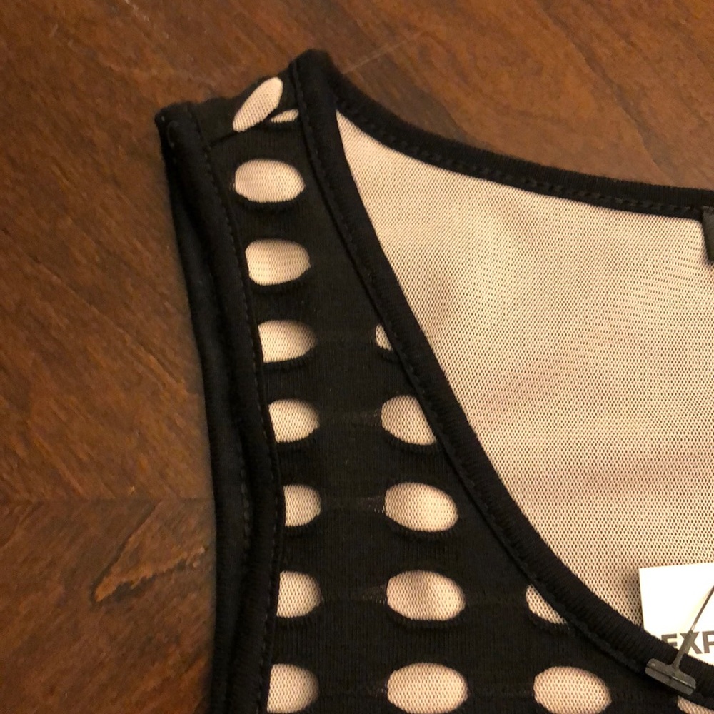 Essential Express Tank - Picture 2 of 10